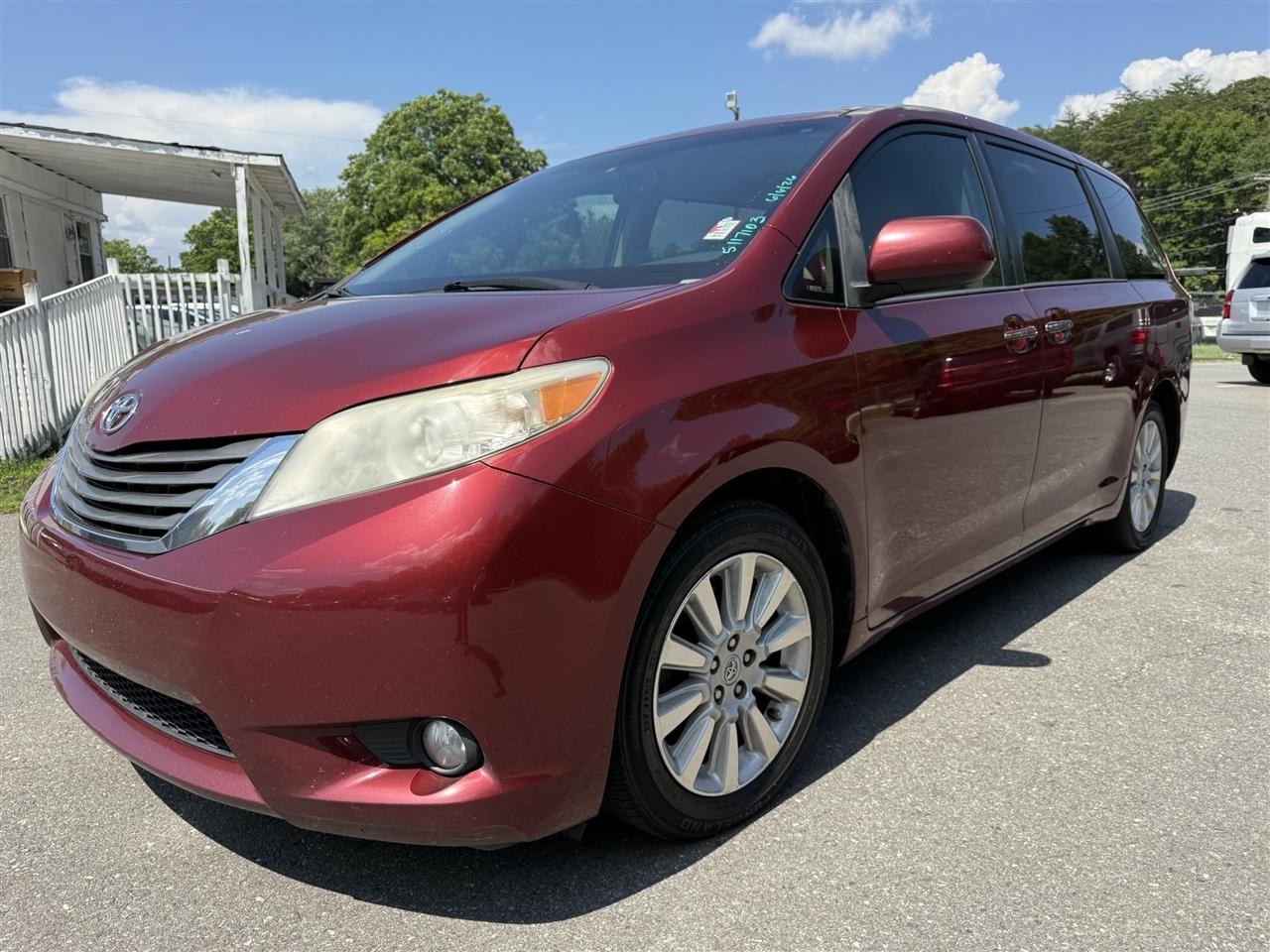 Toyota Sienna  2013