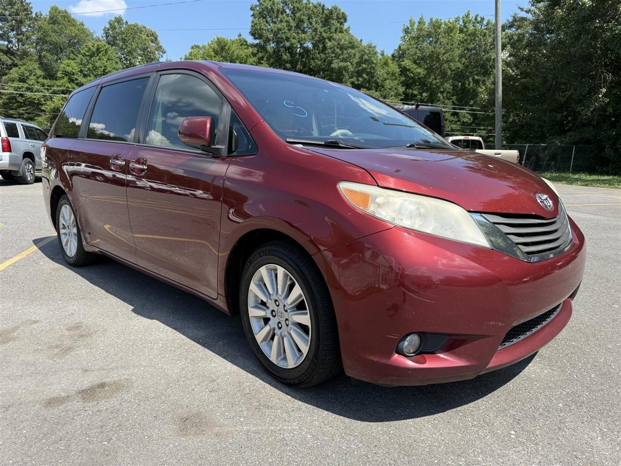 Toyota Sienna  2013