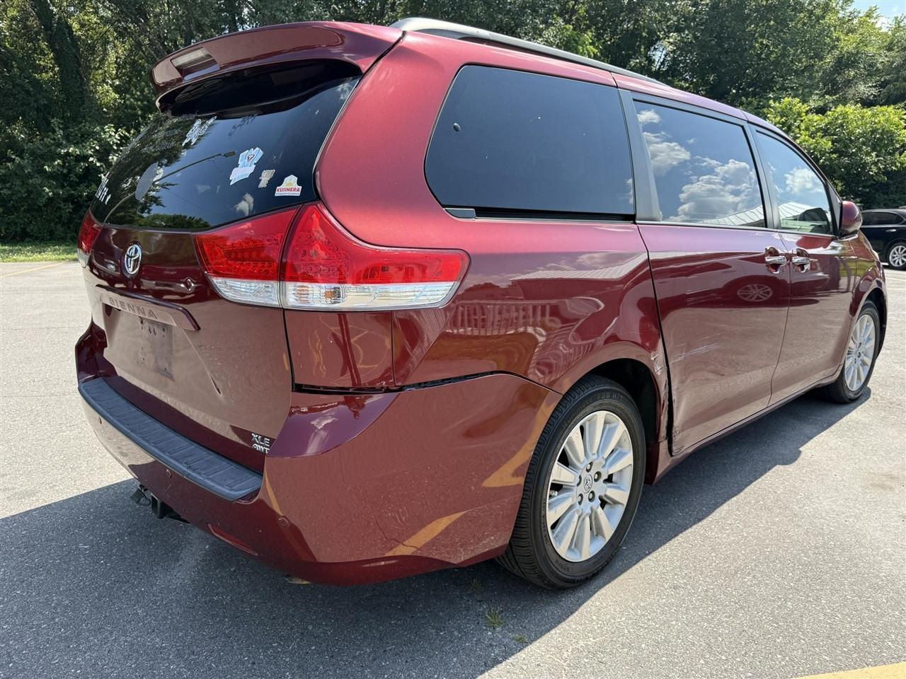 Toyota Sienna  2013