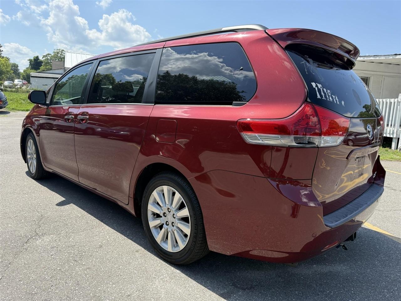 Toyota Sienna  2013