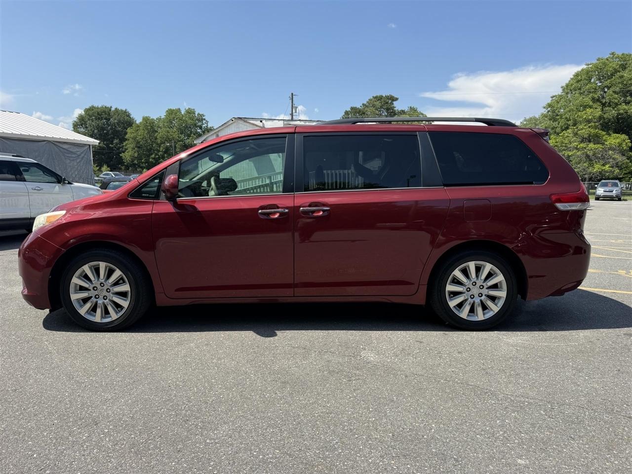 Toyota Sienna  2013