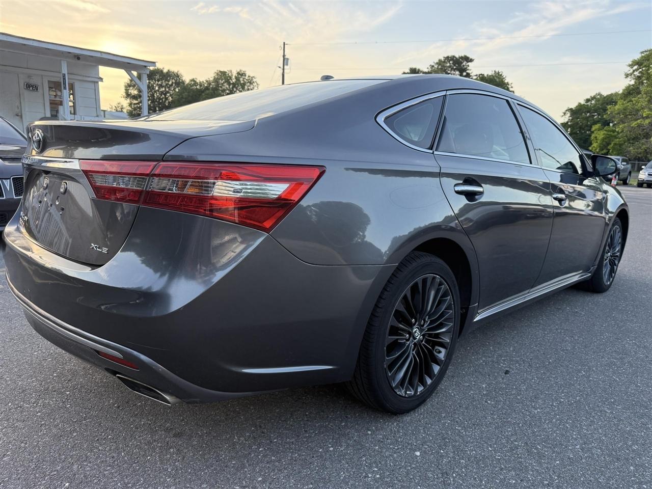Toyota Avalon  2016