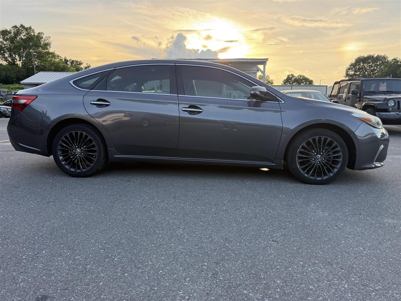 Toyota Avalon  2016