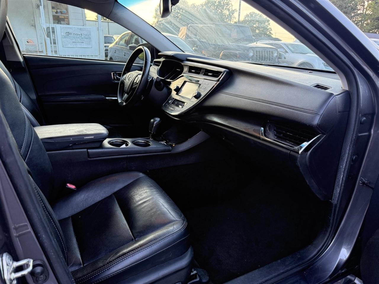 Toyota Avalon  2016