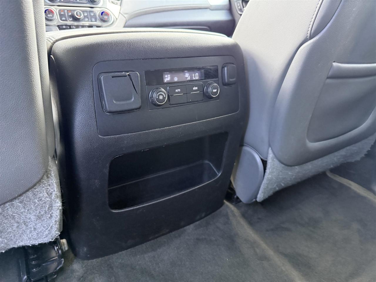 Chevrolet Tahoe  2015