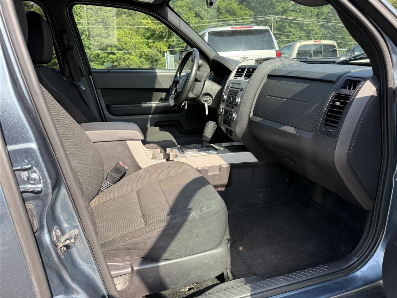 Ford Escape  2010