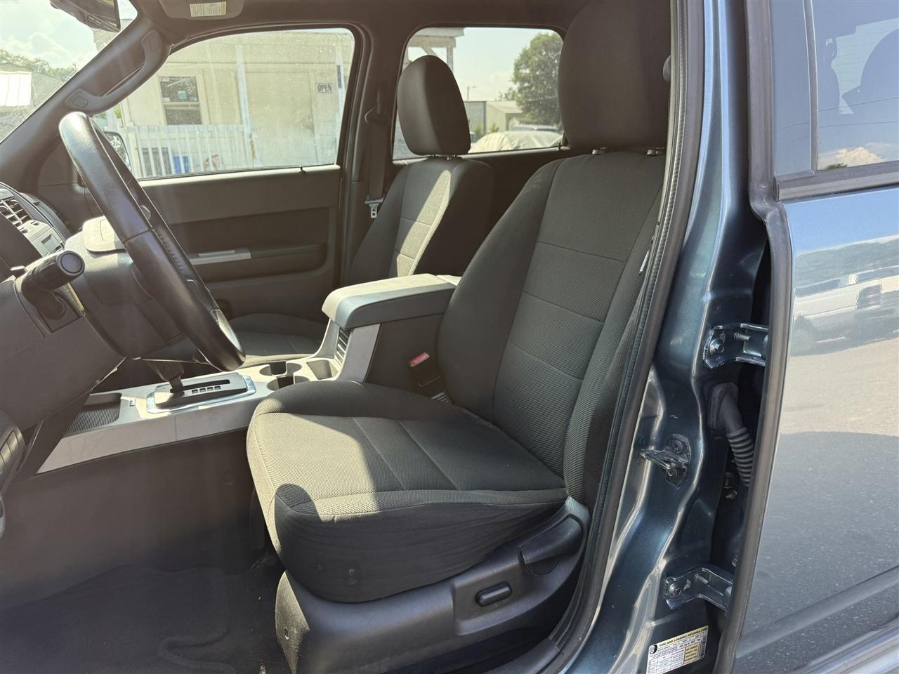 Ford Escape  2010