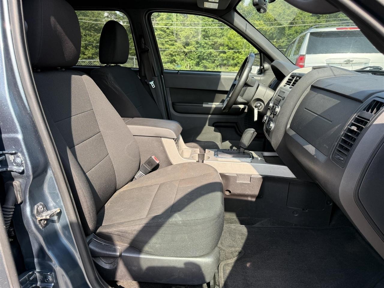 Ford Escape  2010
