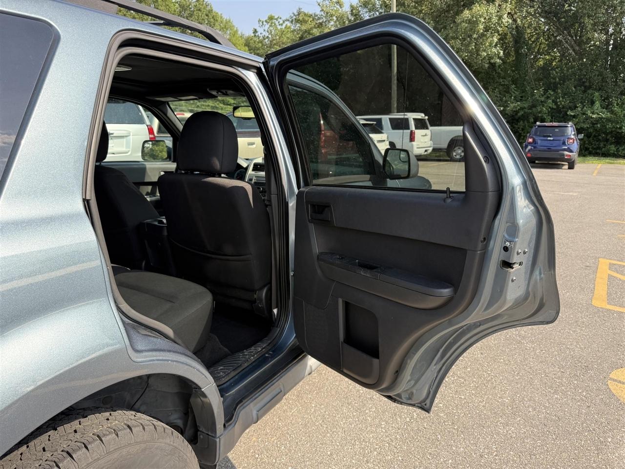 Ford Escape  2010