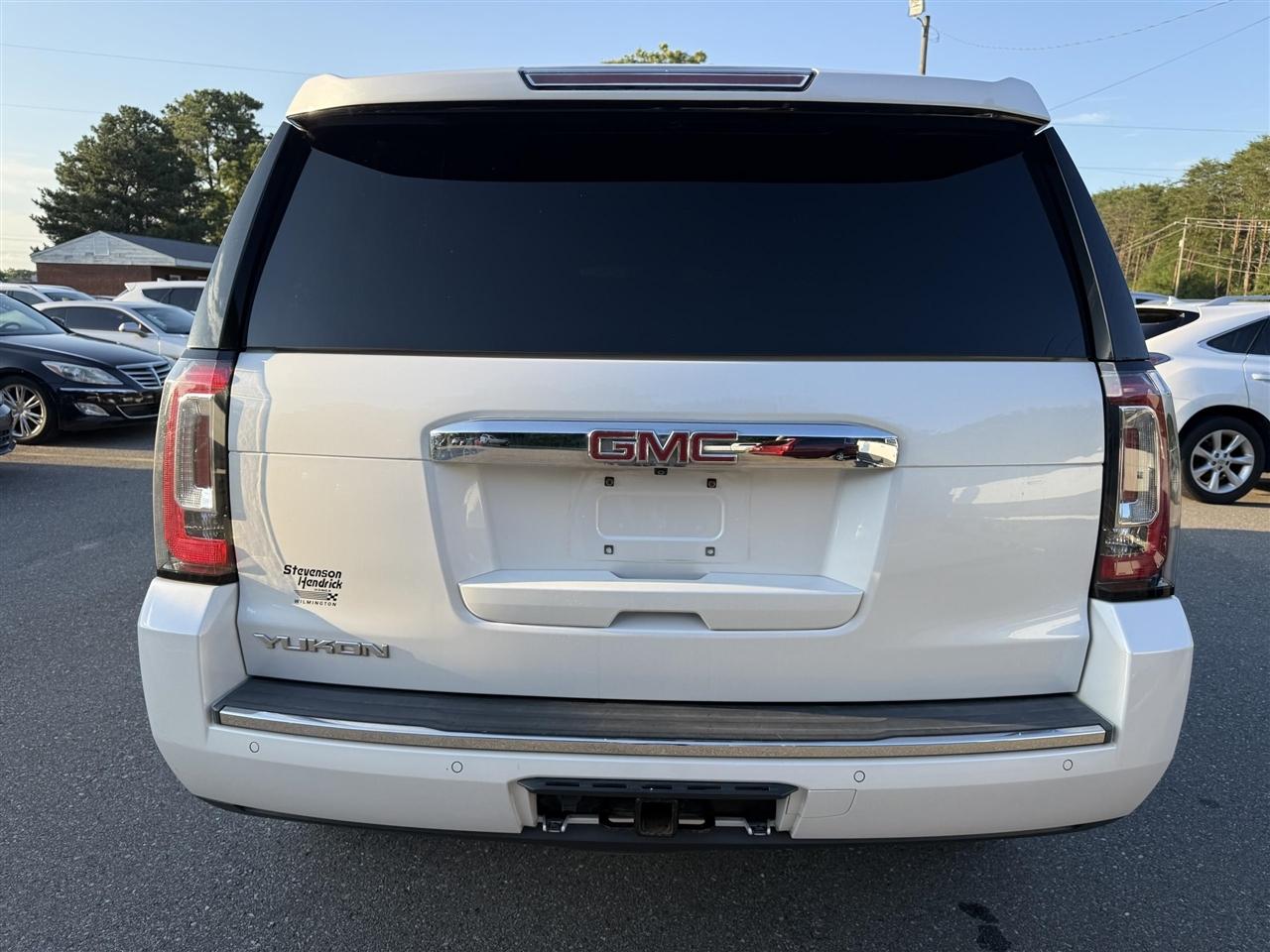 GMC Yukon Denali  2017