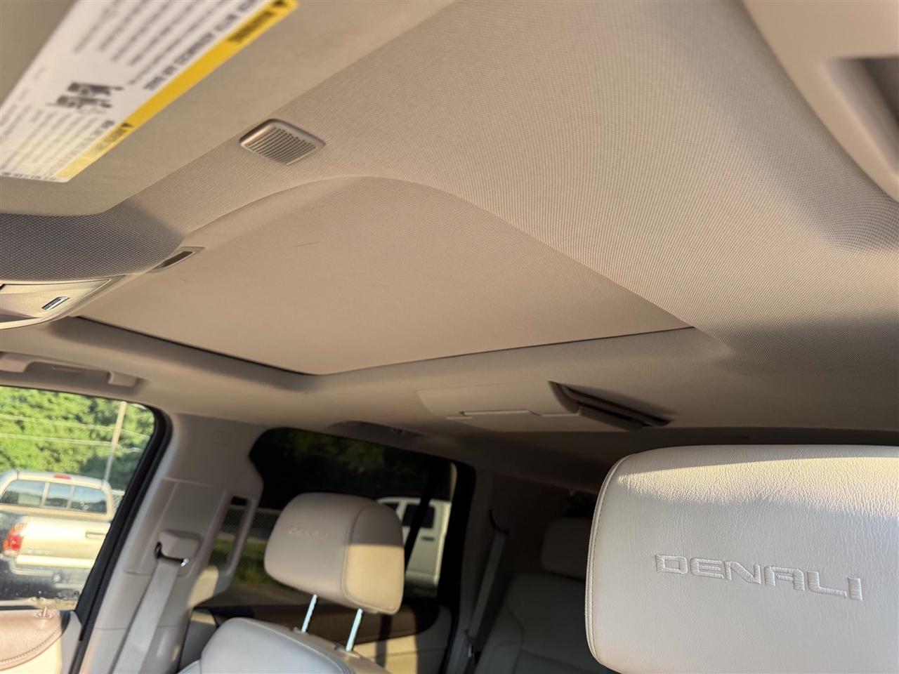 GMC Yukon Denali  2017