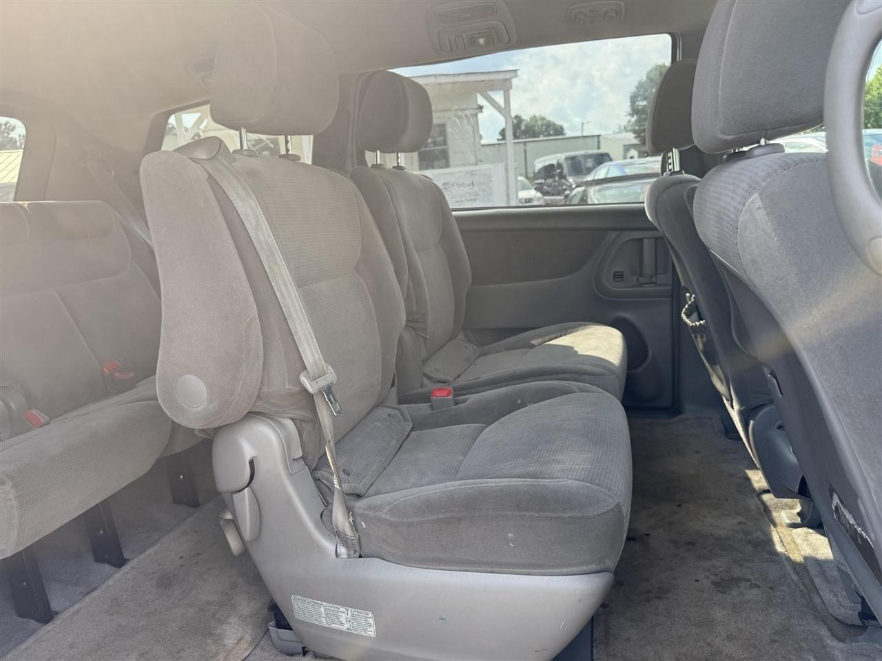 Toyota Sienna  2005