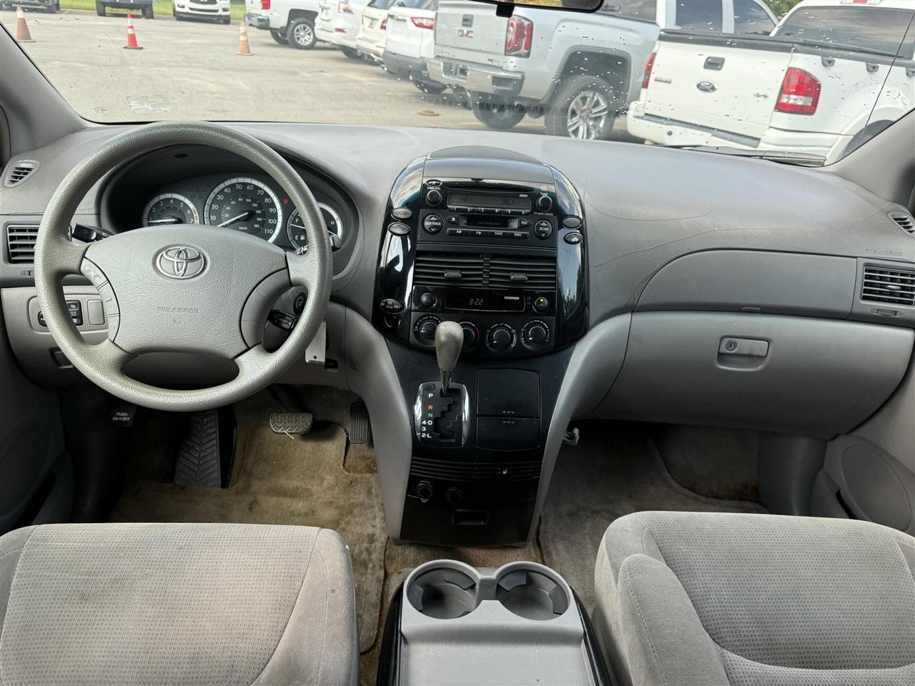 Toyota Sienna  2005