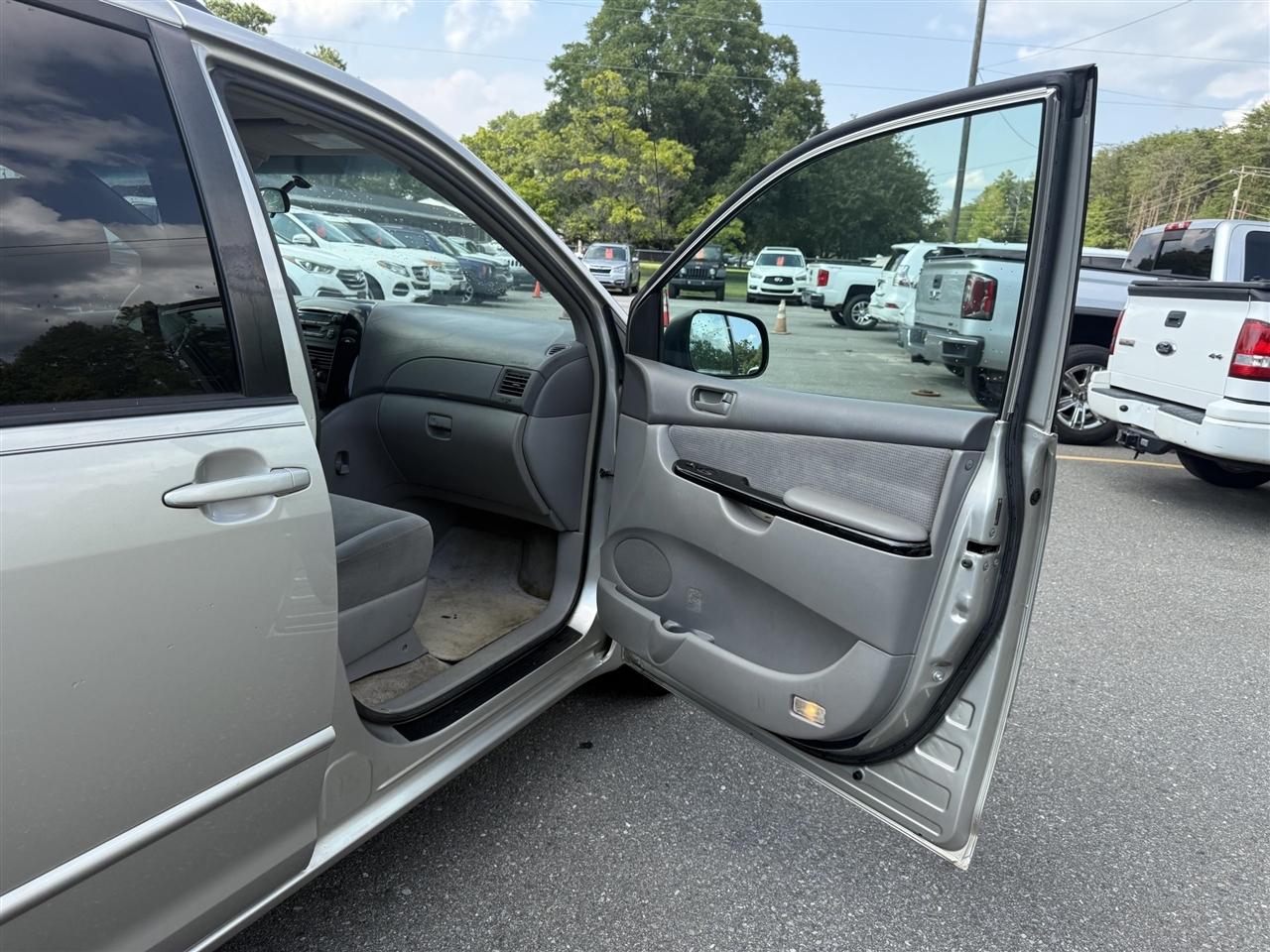 Toyota Sienna  2005