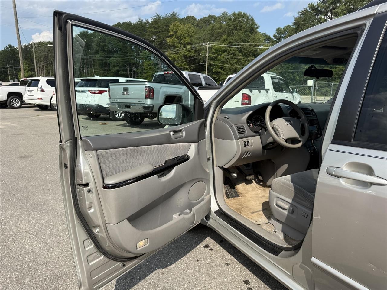 Toyota Sienna  2005