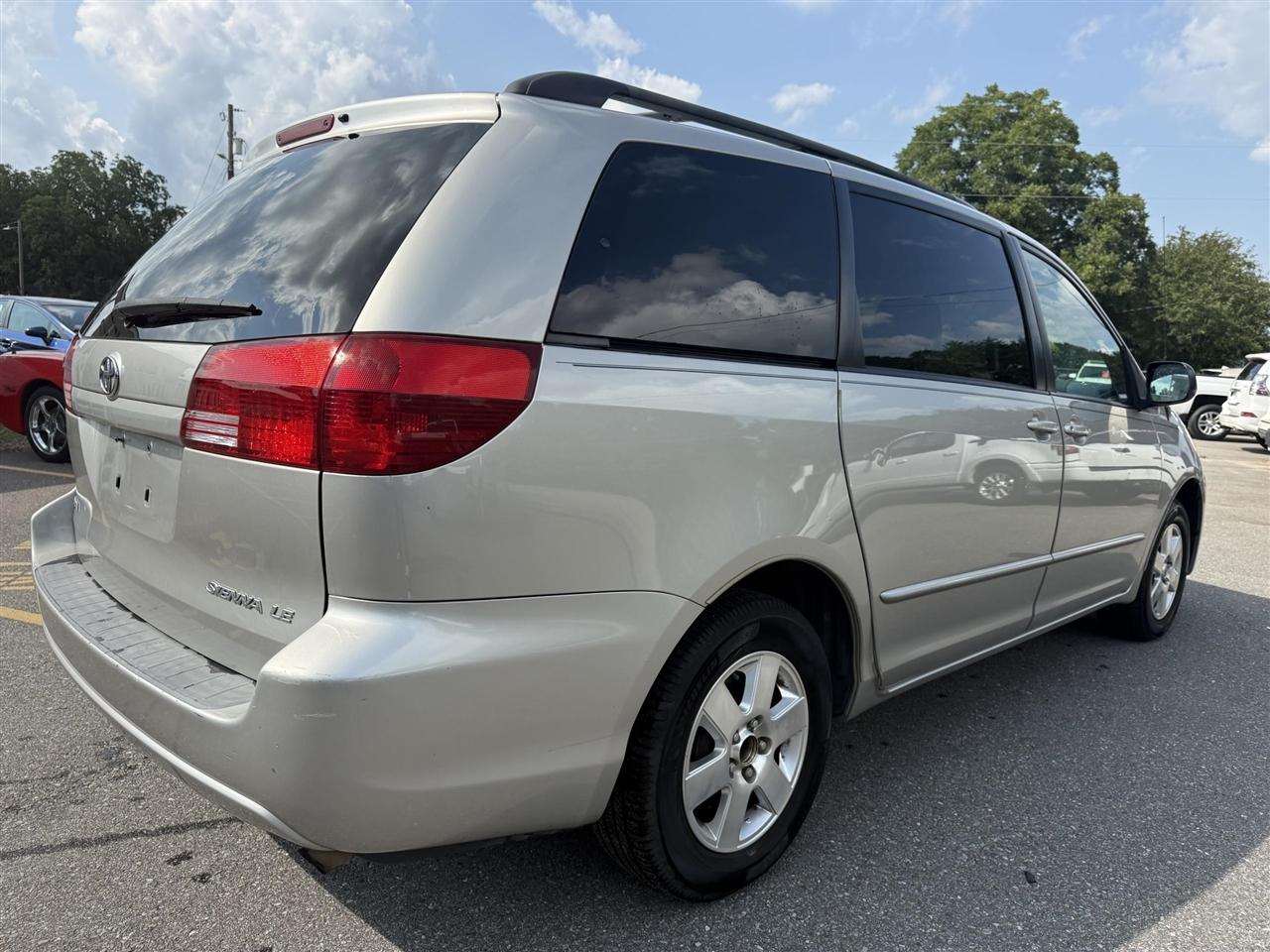 Toyota Sienna  2005