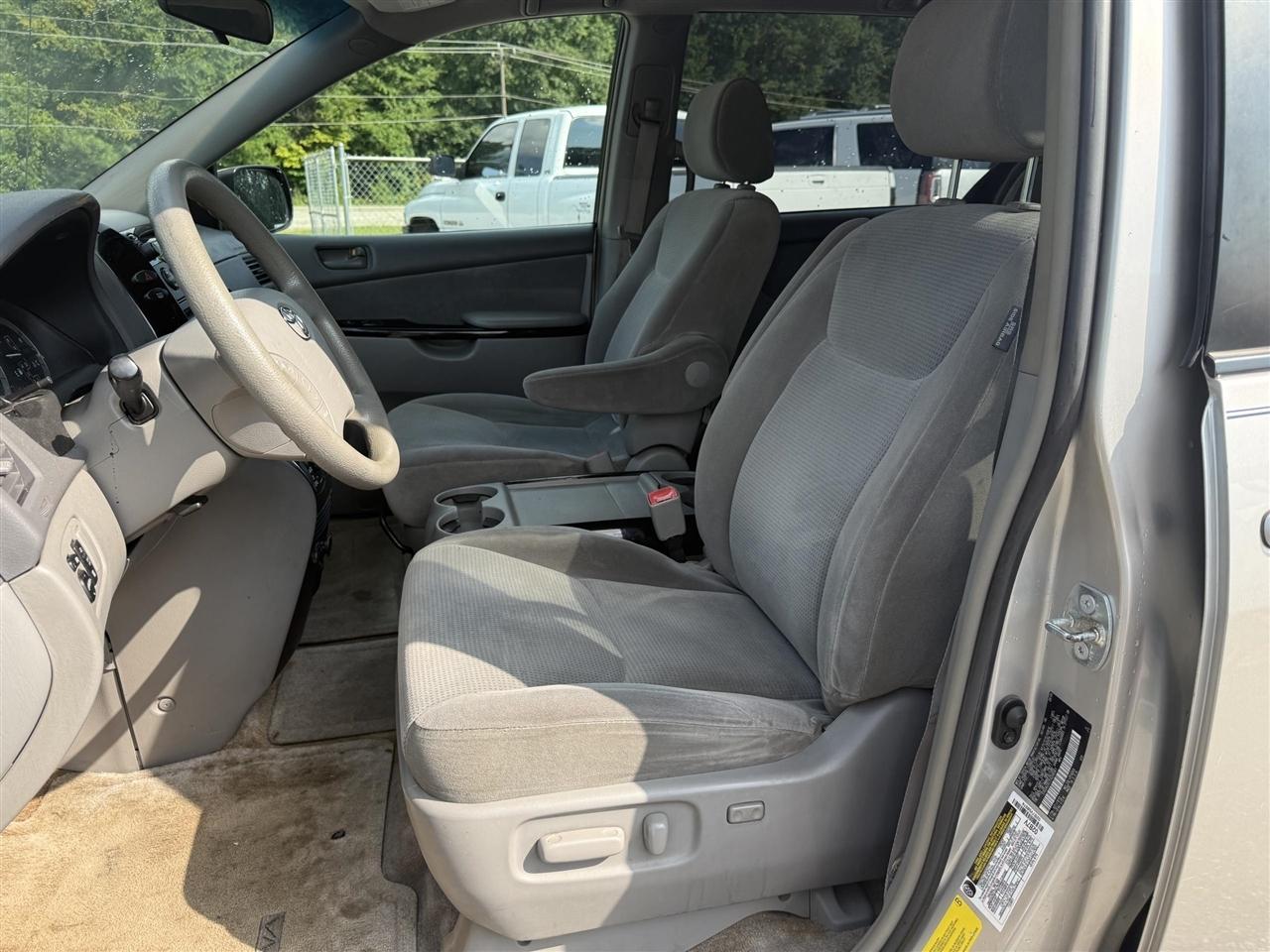 Toyota Sienna  2005