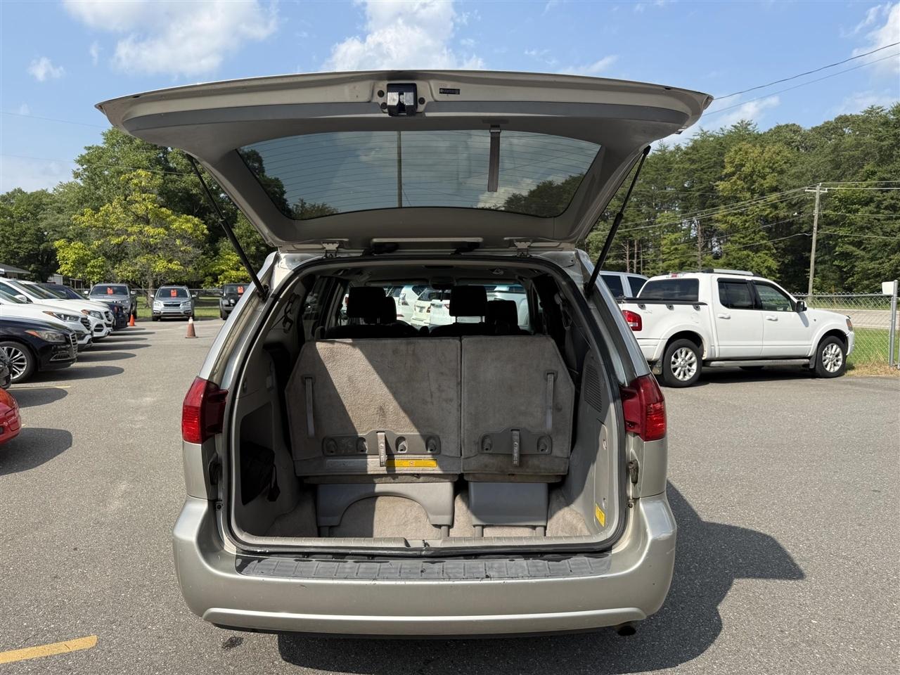 Toyota Sienna  2005