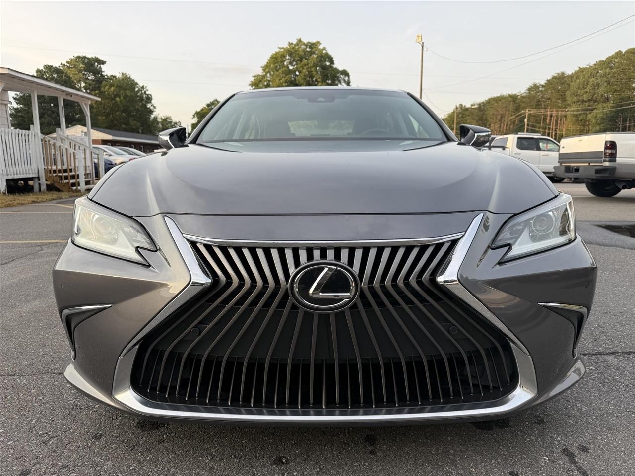 Lexus ES 350  2019