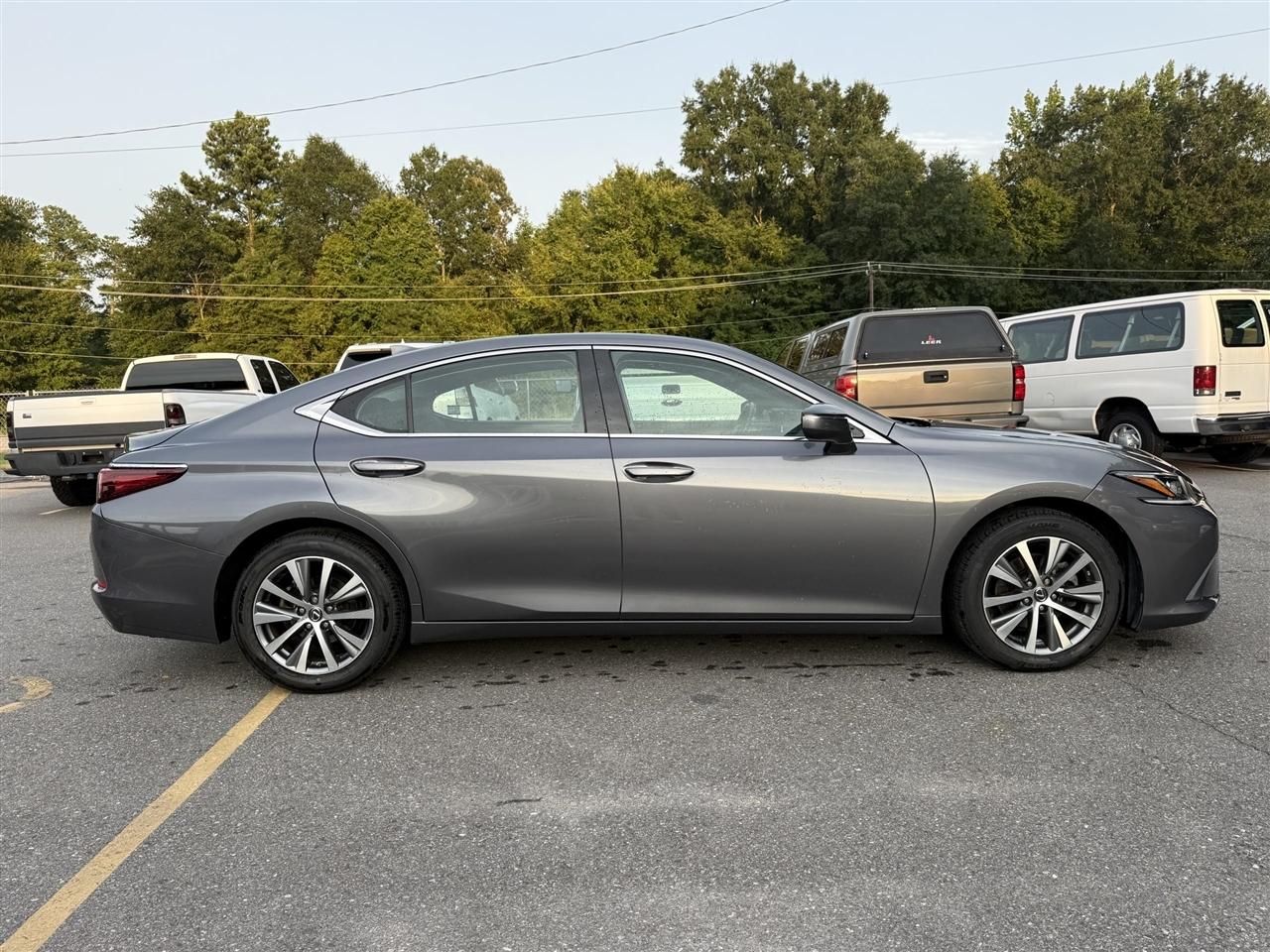 Lexus ES 350  2019