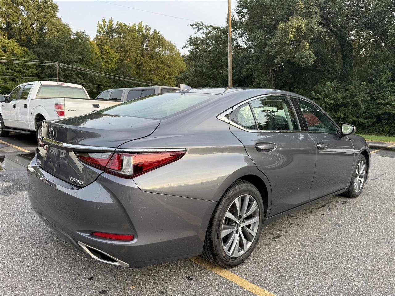 Lexus ES 350  2019