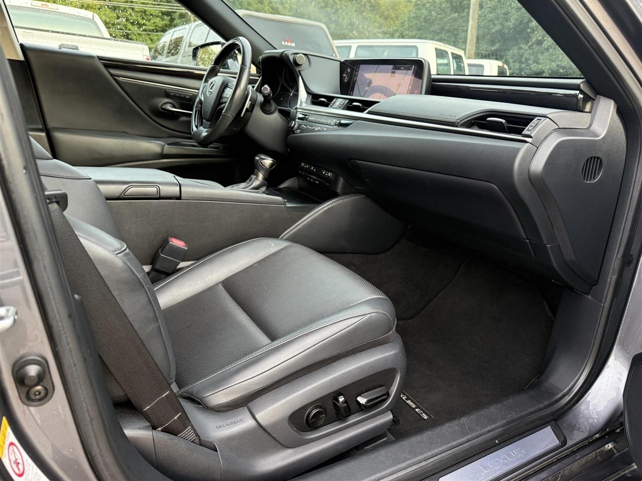 Lexus ES 350  2019