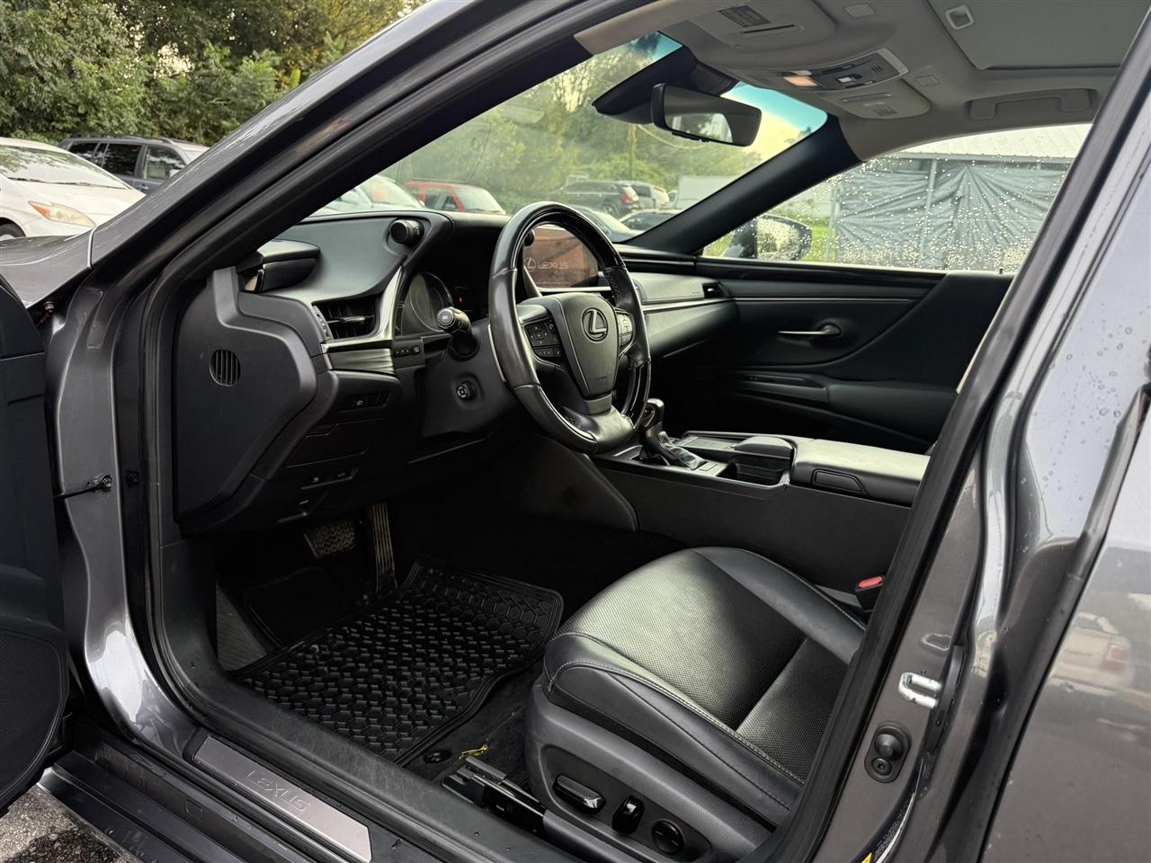 Lexus ES 350  2019