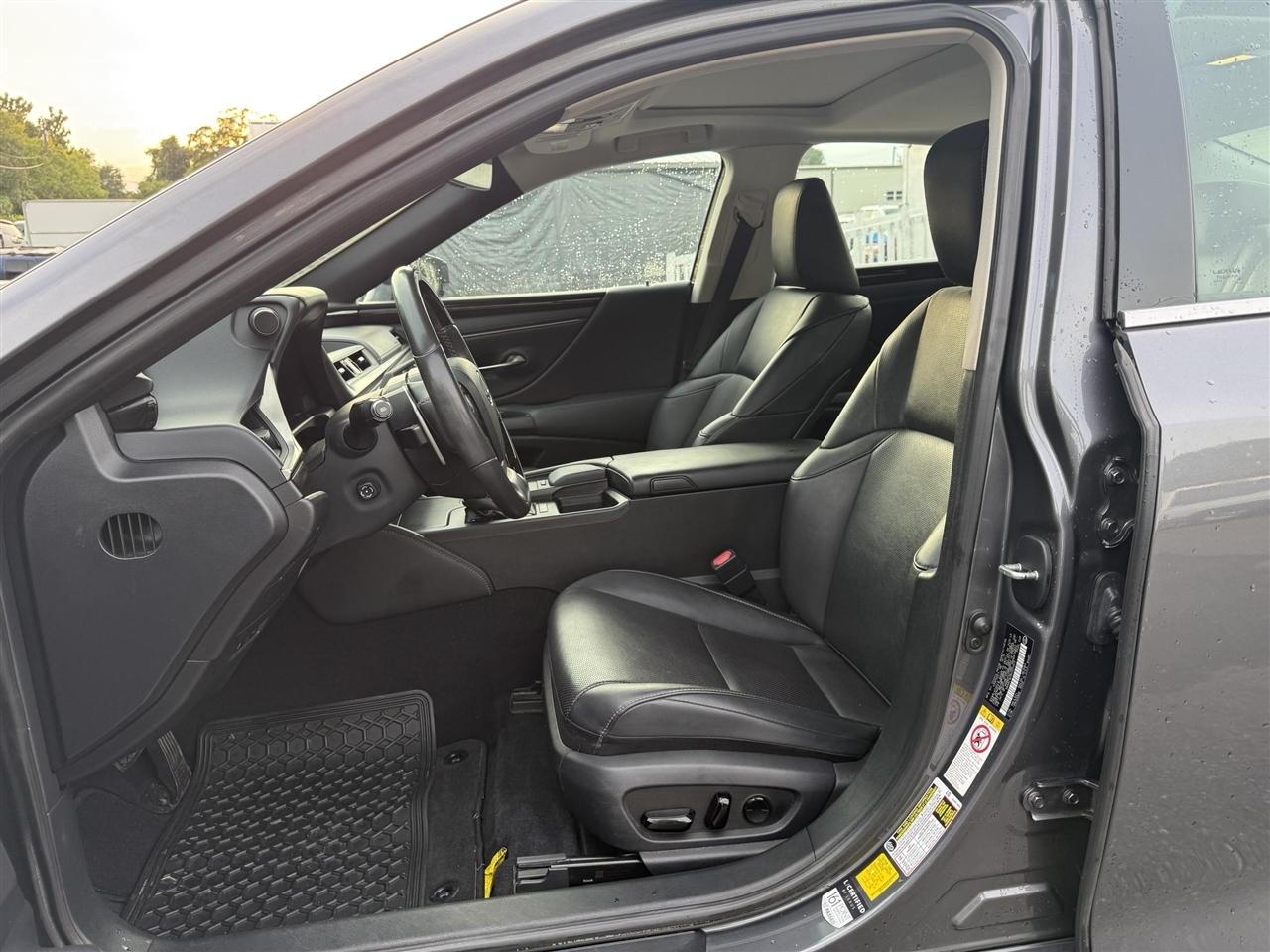 Lexus ES 350  2019