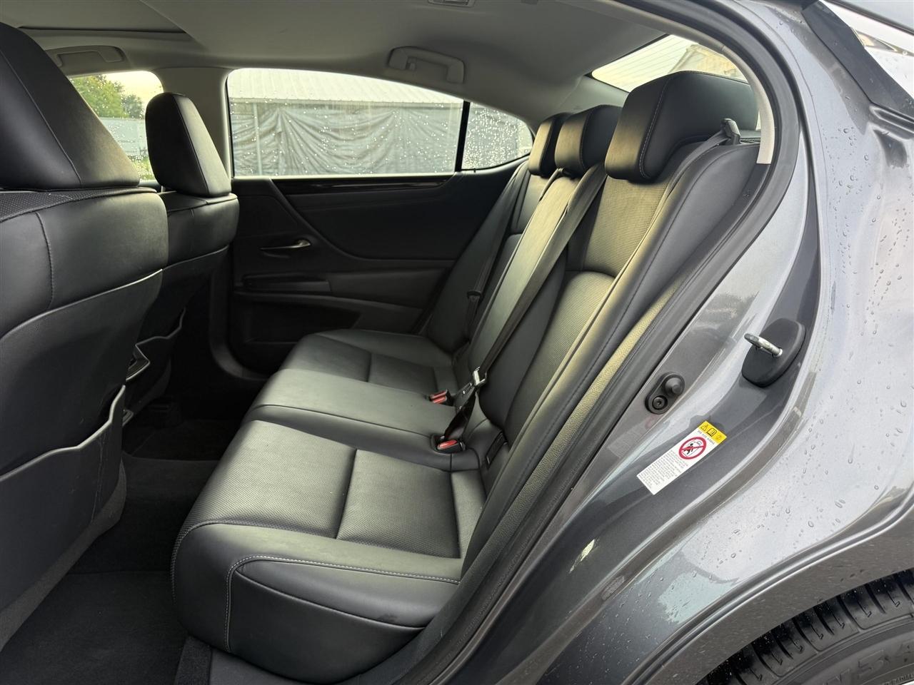Lexus ES 350  2019