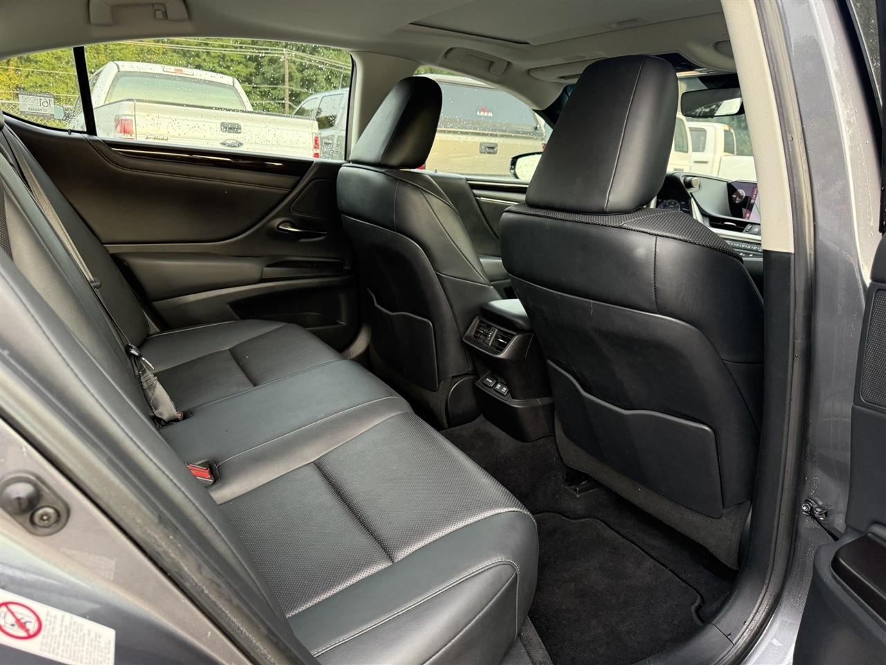 Lexus ES 350  2019