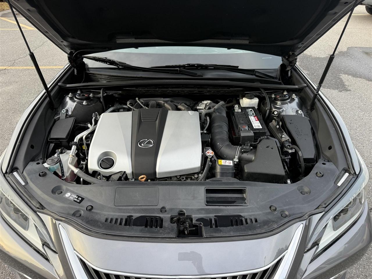 Lexus ES 350  2019