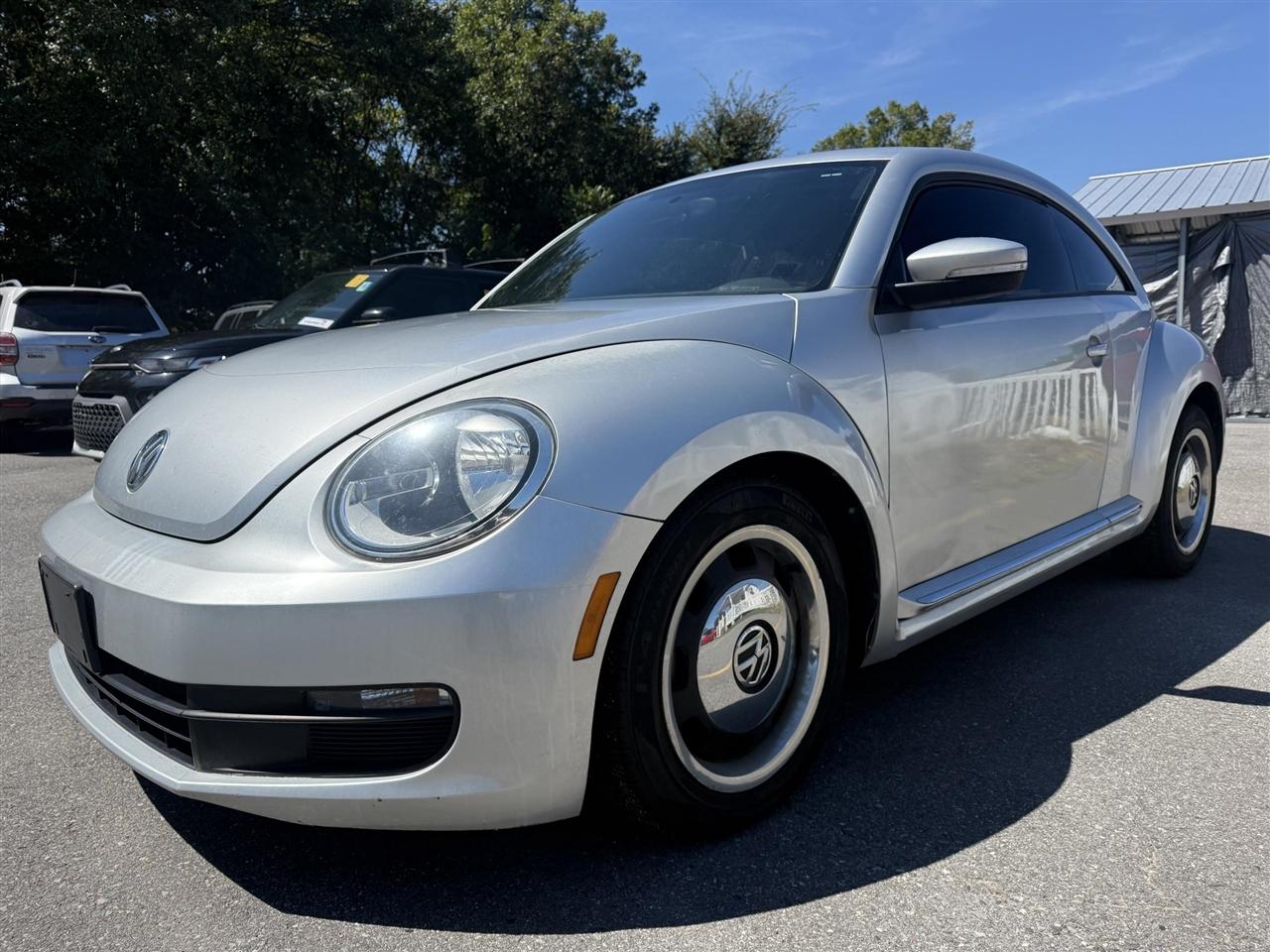 Volkswagen Beetle  2012