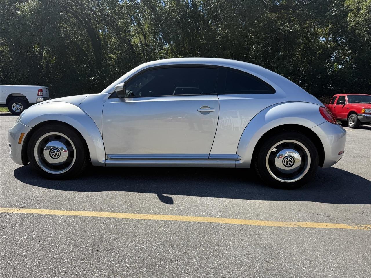 Volkswagen Beetle  2012