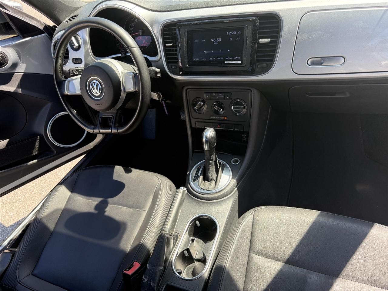 Volkswagen Beetle  2012