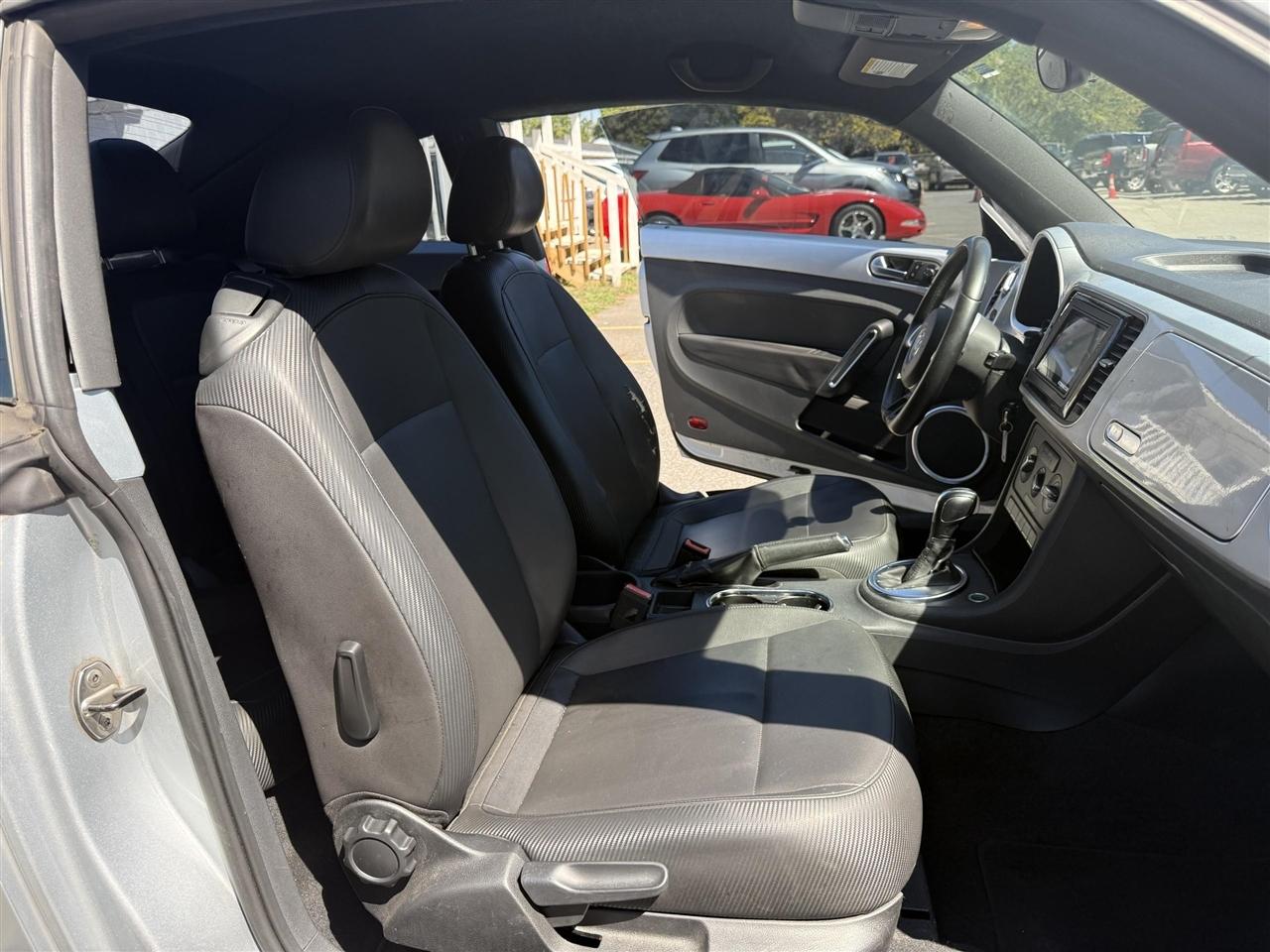 Volkswagen Beetle  2012