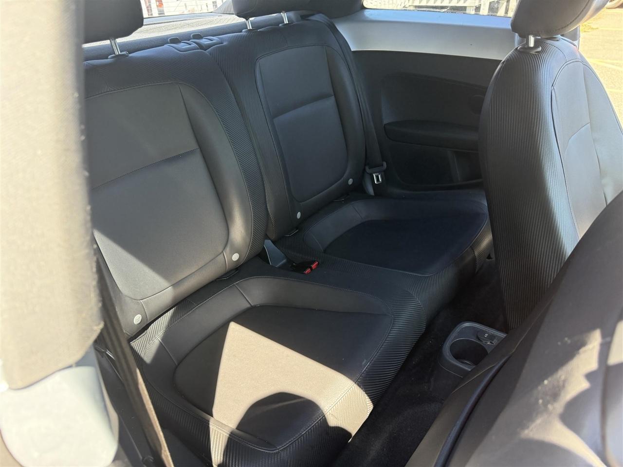 Volkswagen Beetle  2012