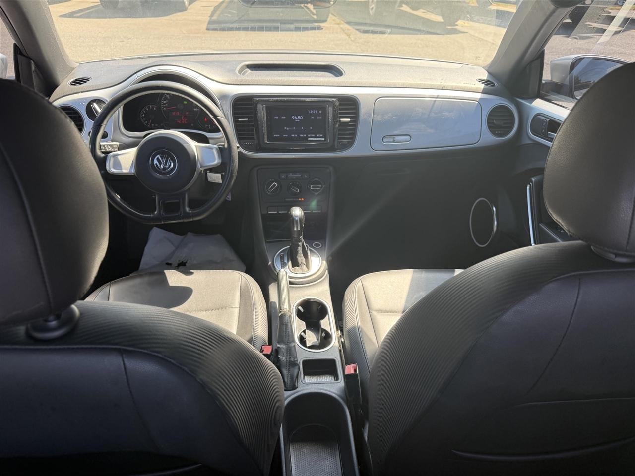 Volkswagen Beetle  2012