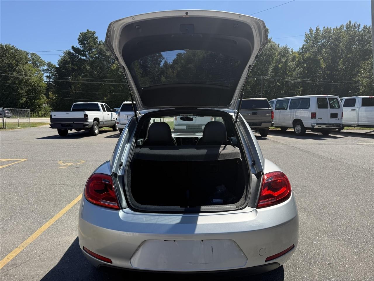 Volkswagen Beetle  2012