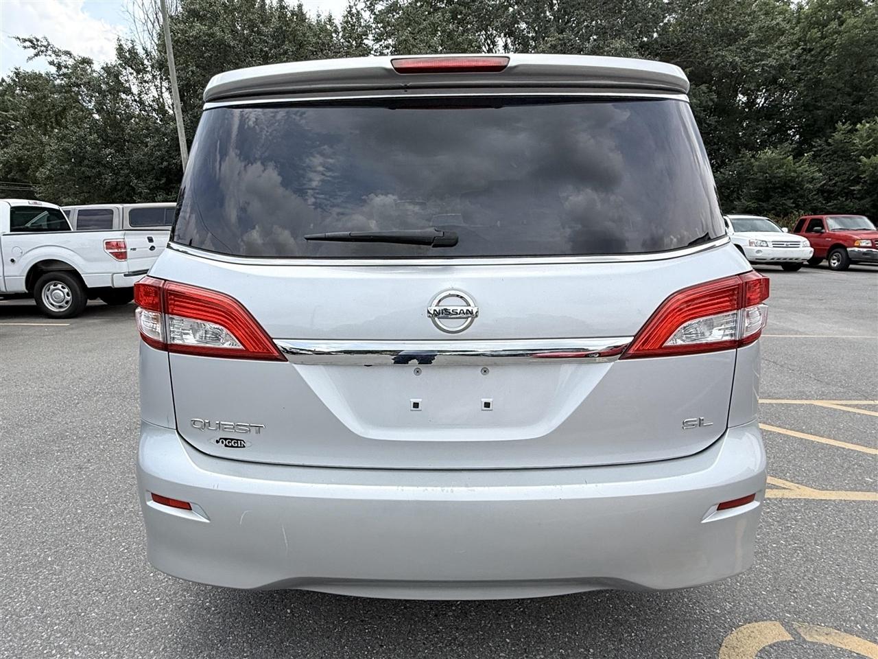 Nissan Quest  2015