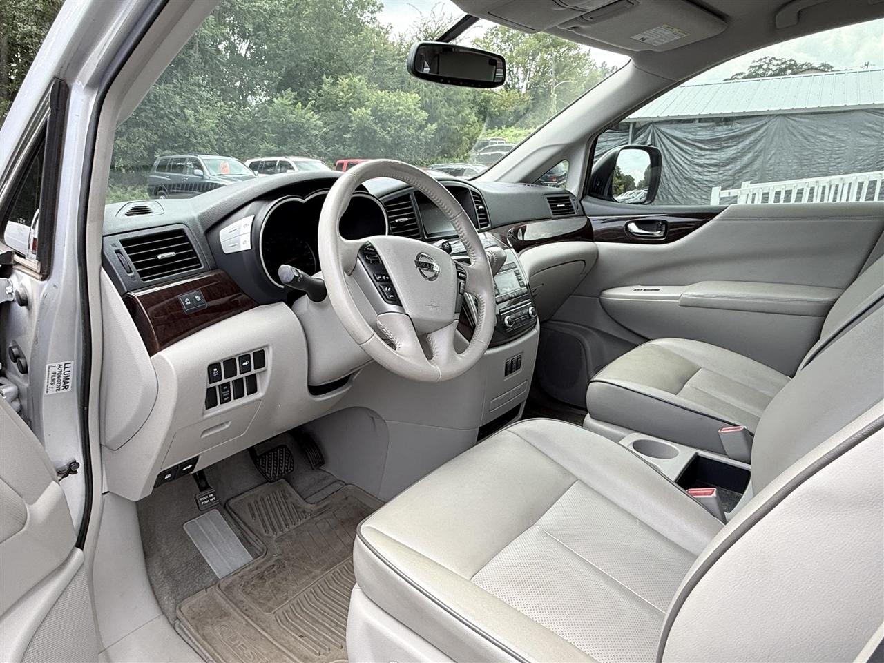 Nissan Quest  2015
