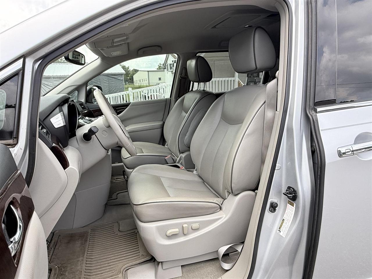 Nissan Quest  2015