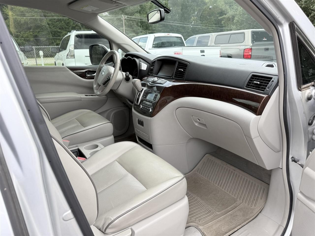 Nissan Quest  2015