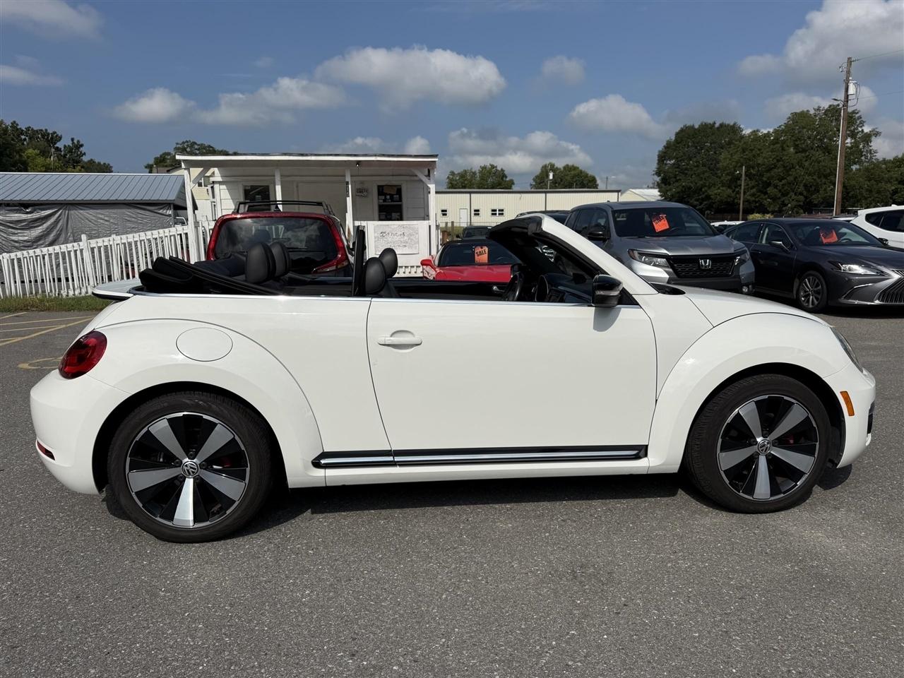Volkswagen Beetle  2013