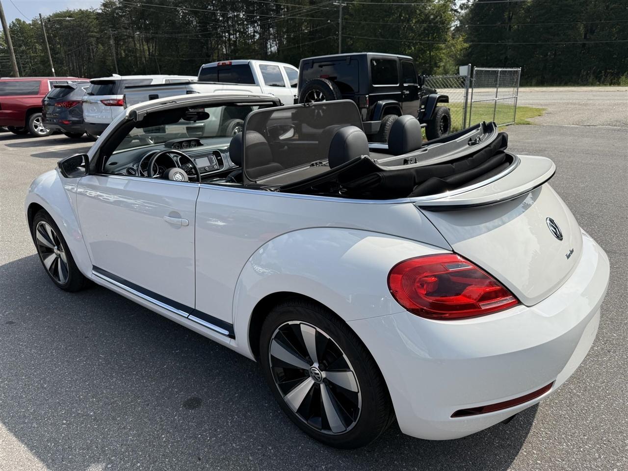 Volkswagen Beetle  2013