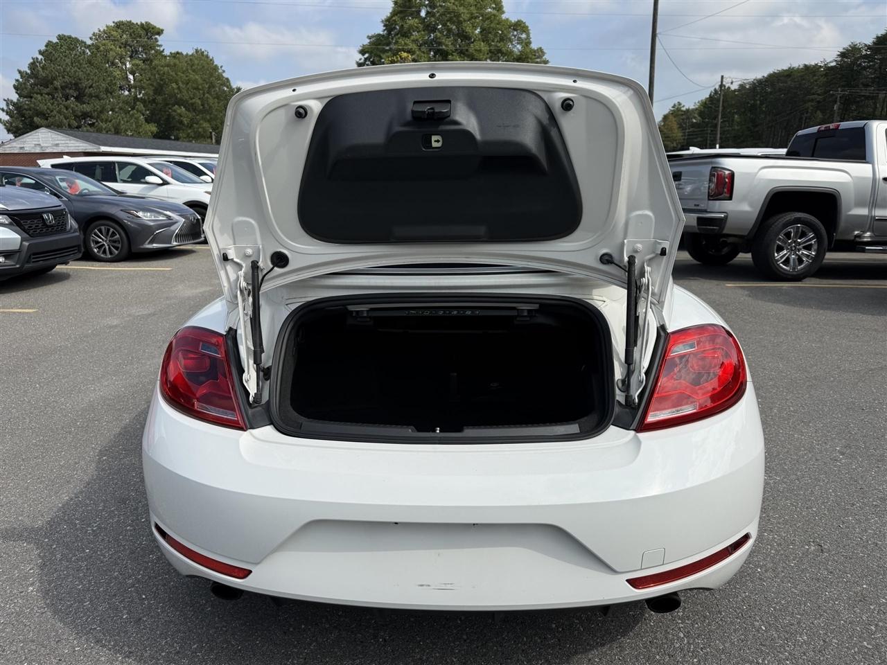 Volkswagen Beetle  2013