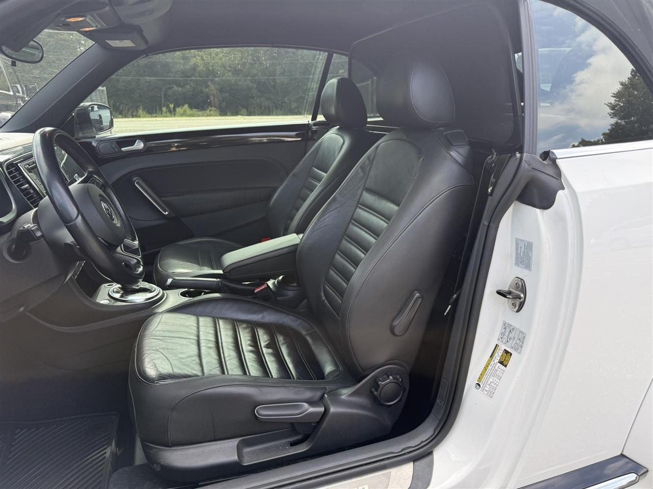 Volkswagen Beetle  2013