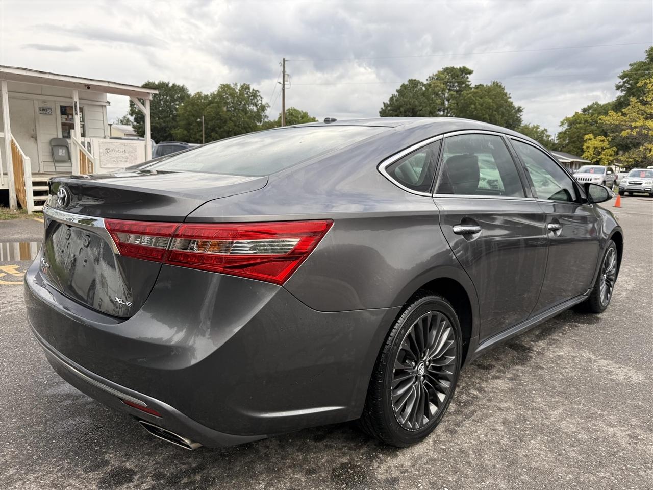 Toyota Avalon  2016