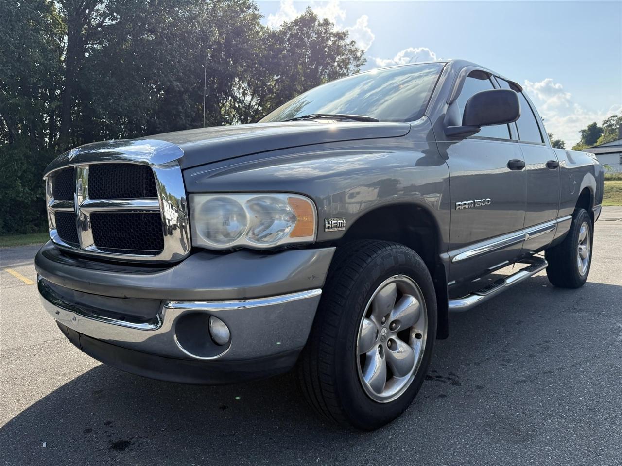Gray 2005 Dodge RAM 1500 Pickup Truck Four-Wheel Drive Automatic
