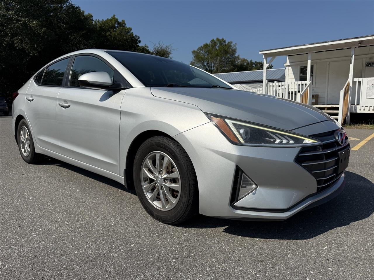 Hyundai Elantra  2020