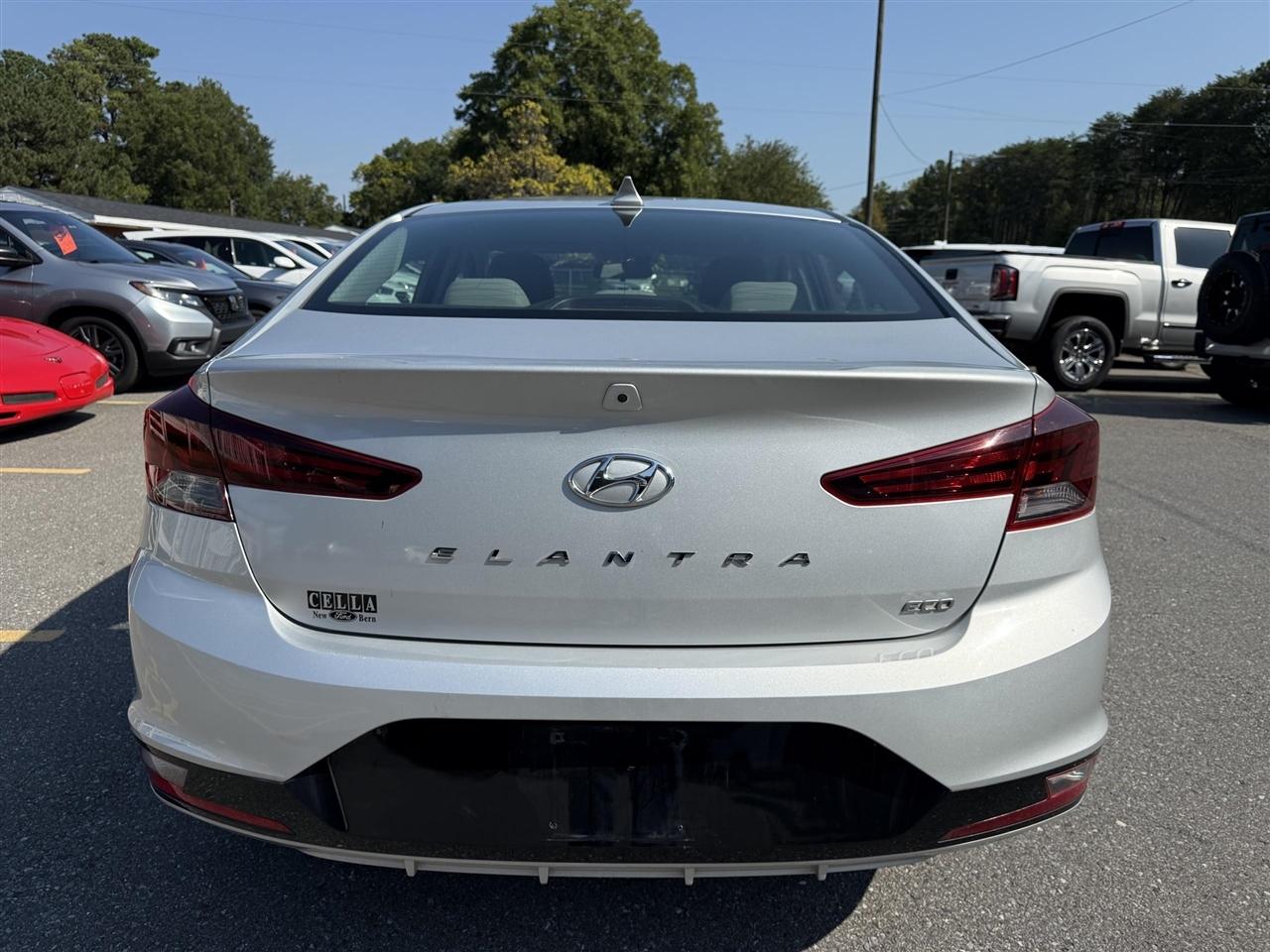 Hyundai Elantra  2020